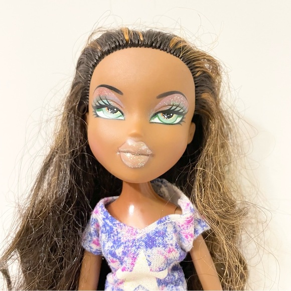 Bratz Doll Sasha MGA Doll - Picture 2 of 16
